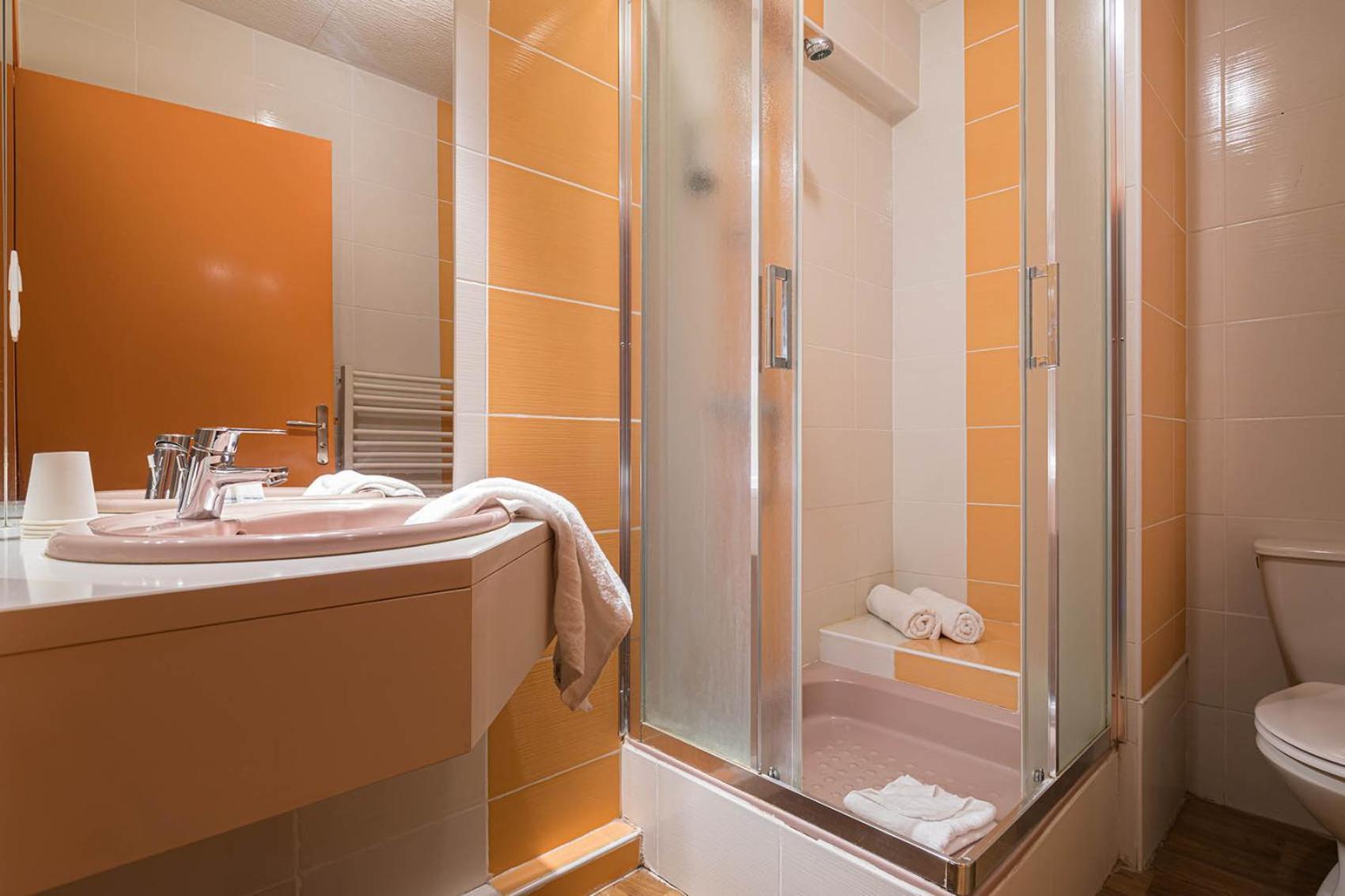 Logis Hotel Restaurant L'Abri Blavozy Dış mekan fotoğraf